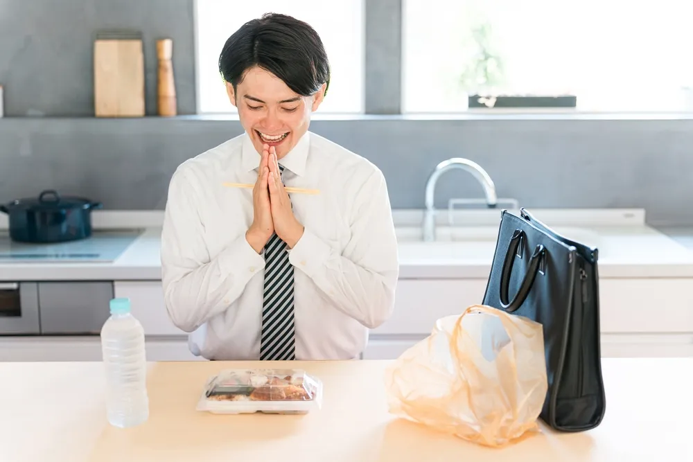 【夏バテ】だるさ解消はコンビニで！秒で買える最強元気メシ
