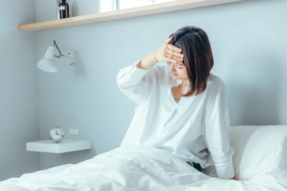 【熱で仕事を休む基準とは？罪悪感なく休むための伝え方と過ごし方】