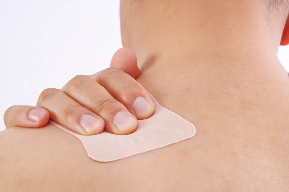 湿布の効果は何時間？「長く貼る」はNG！薬剤師が教える新常識