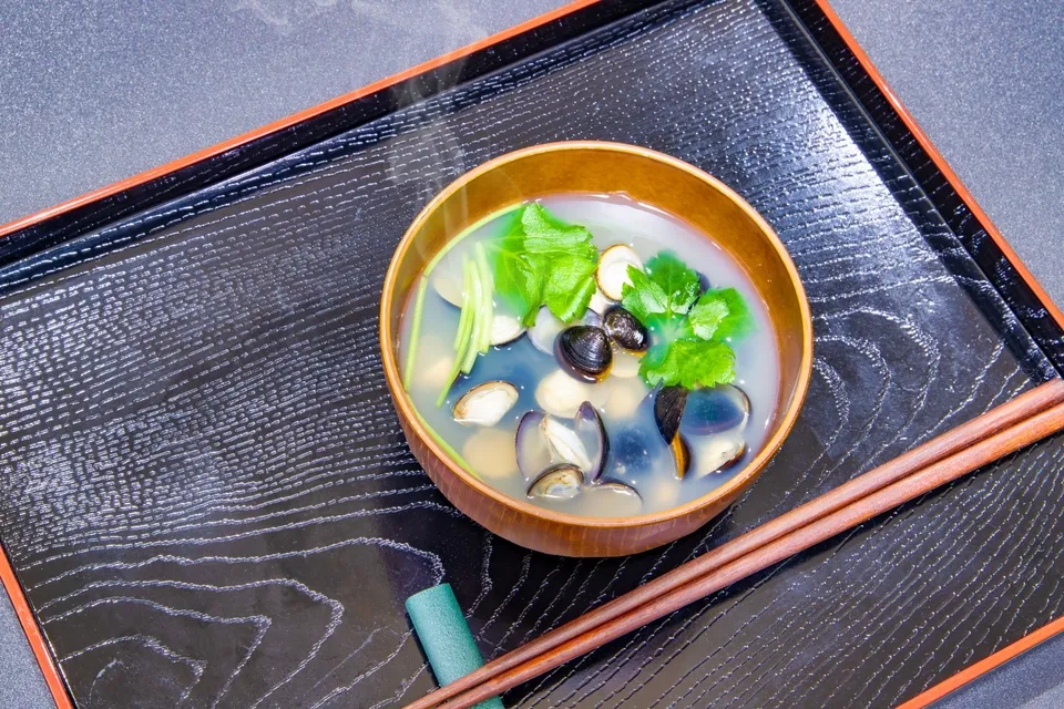 二日酔いにしじみが効く？オルニチンの力と薬局で買える最強対策